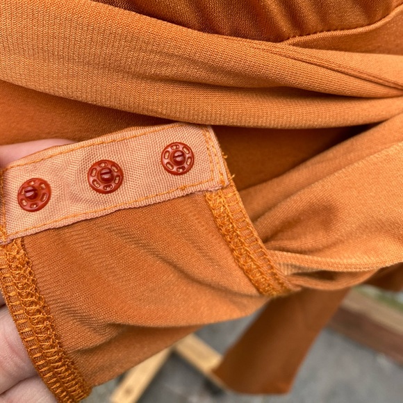 BCBGeneration Surplice V-neck Front Tie Bodysuit - Picture 6 of 8